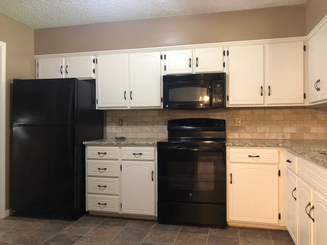 627 Ida St - Photo 3 of 13