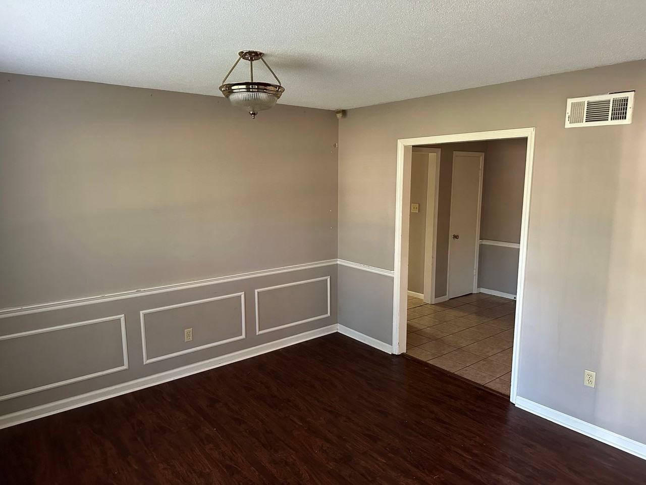 1925 Coral Hills Dr - Photo 2 of 15