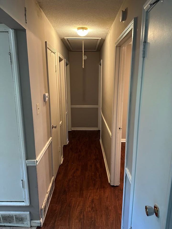 1925 Coral Hills Dr - Photo 3 of 15