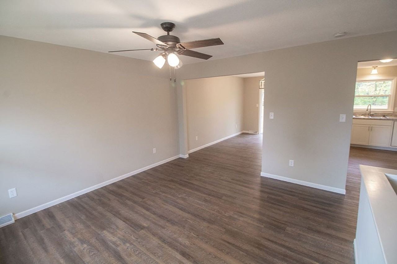 1909 Newton Dr - Photo 4 of 34