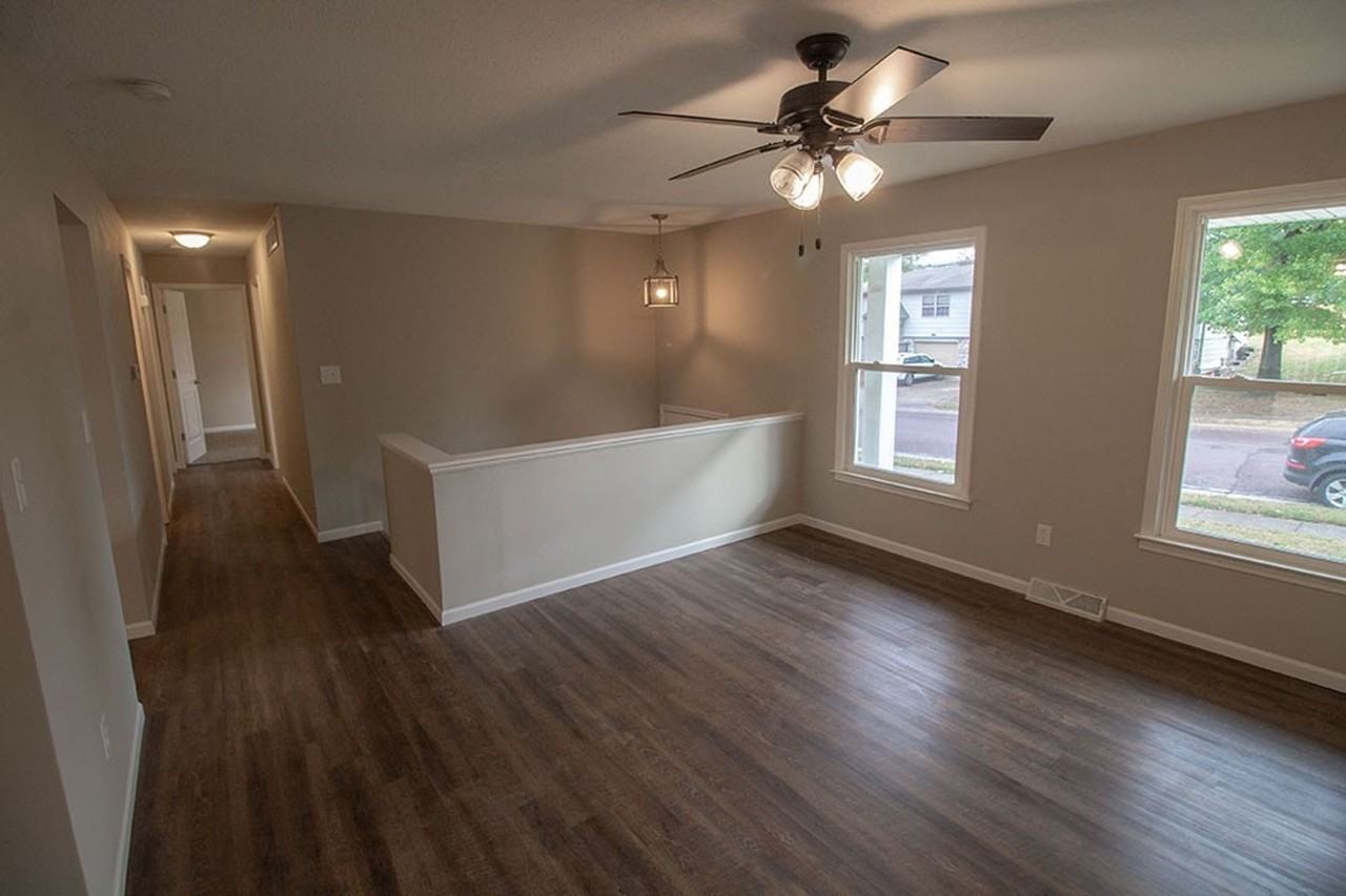 1909 Newton Dr - Photo 6 of 34