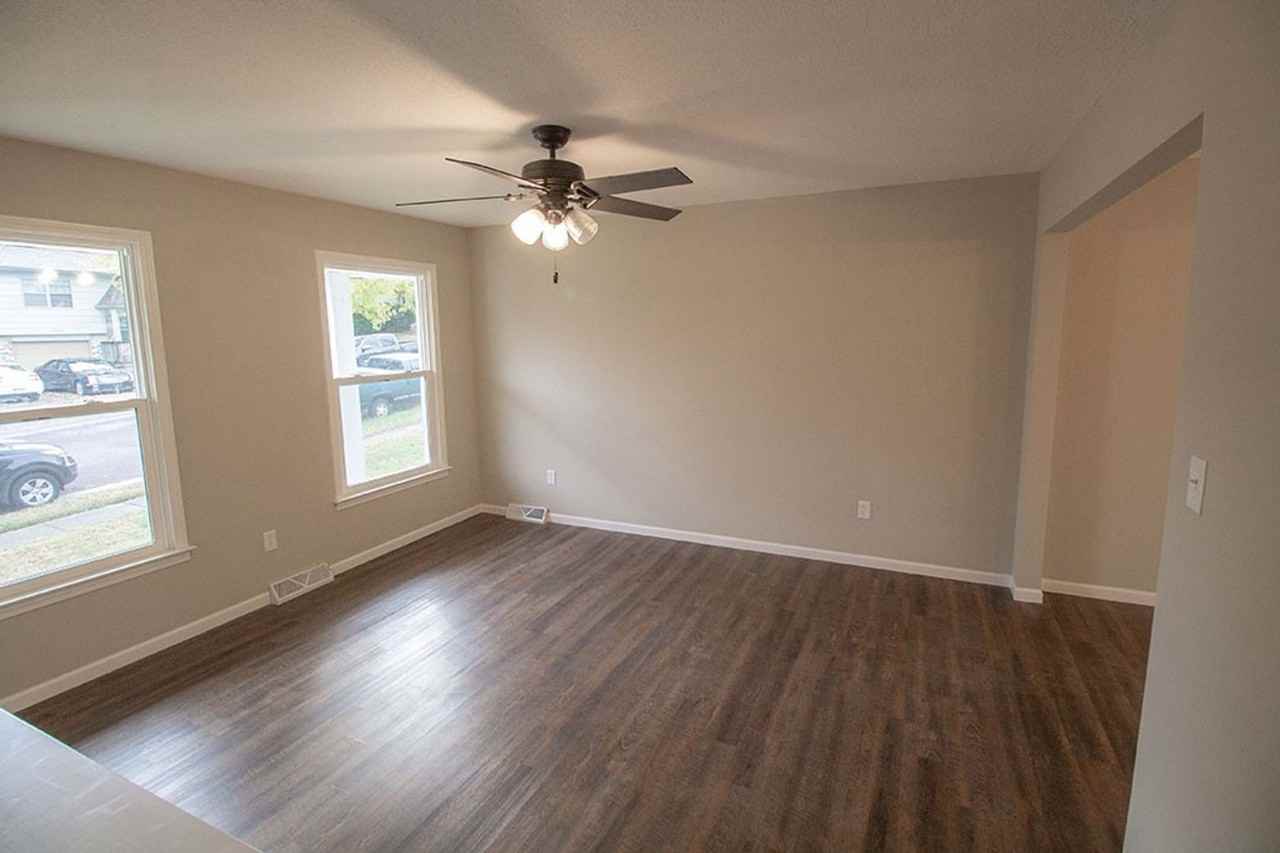 1909 Newton Dr - Photo 3 of 34