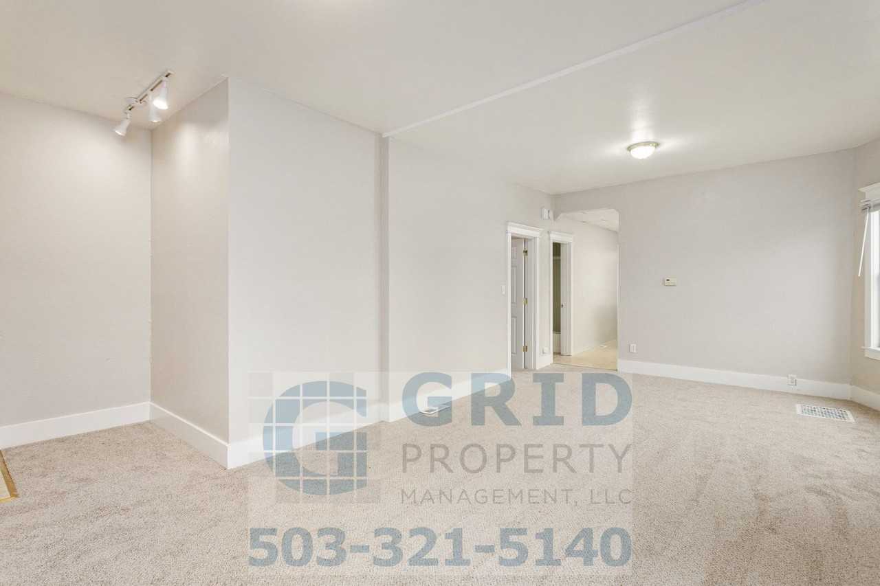 9339 N Oswego Ave - Photo 5 of 21