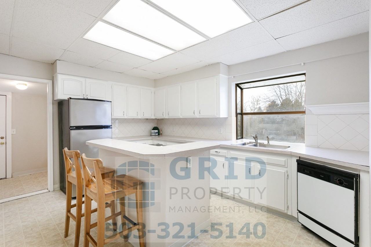 9339 N Oswego Ave - Photo 3 of 21