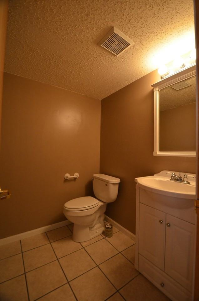 247D Kennington Place - Photo 4 of 16