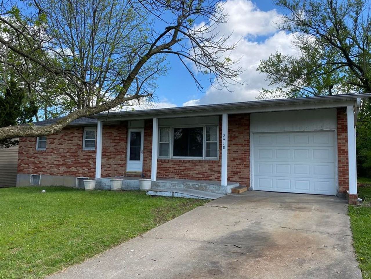 2418 Whitegate Dr - Photo 2 of 44