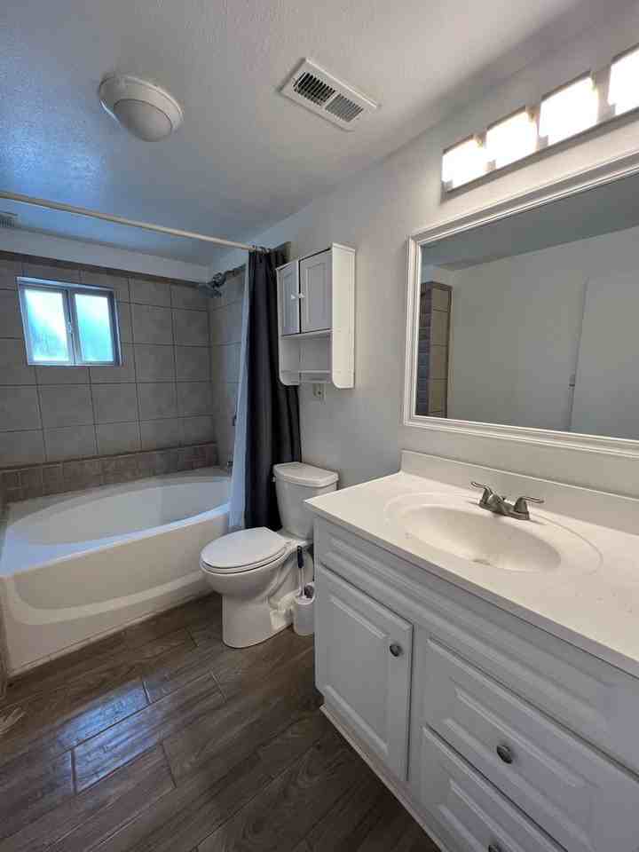 166 N 200 E - Photo 2 of 28