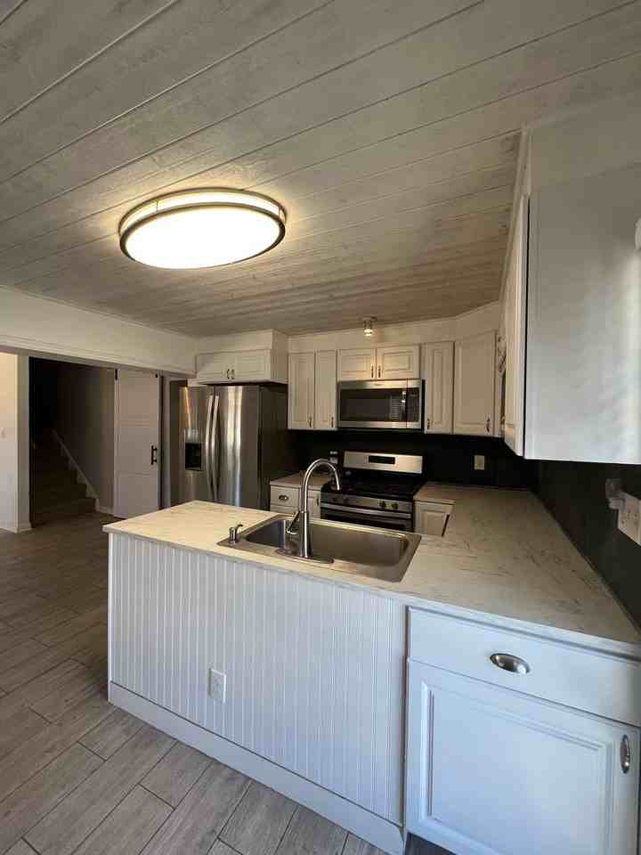 166 N 200 E - Photo 7 of 28