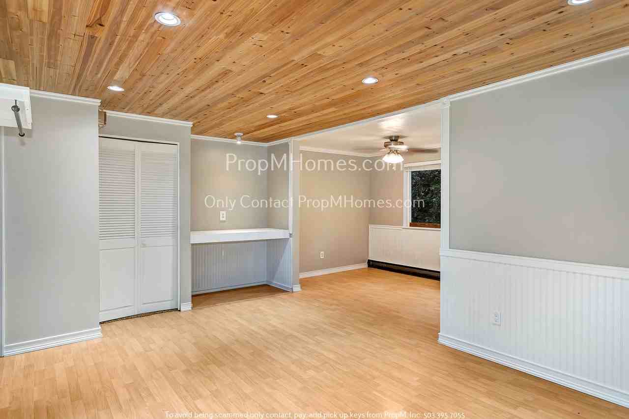 1640 Village Park Pl - Photo 2 of 23