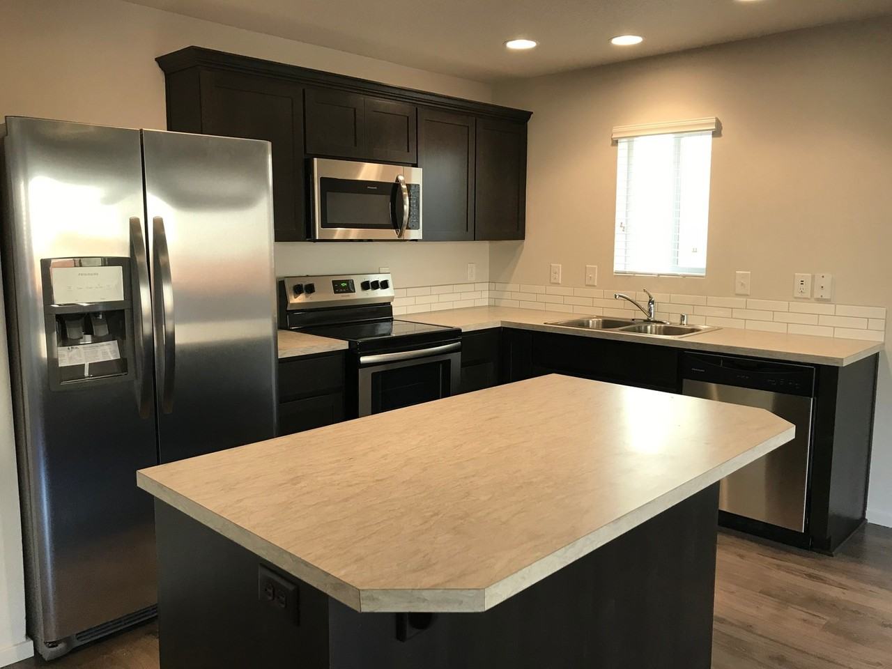 3616 Ne Kingbird St - Photo 6 of 32