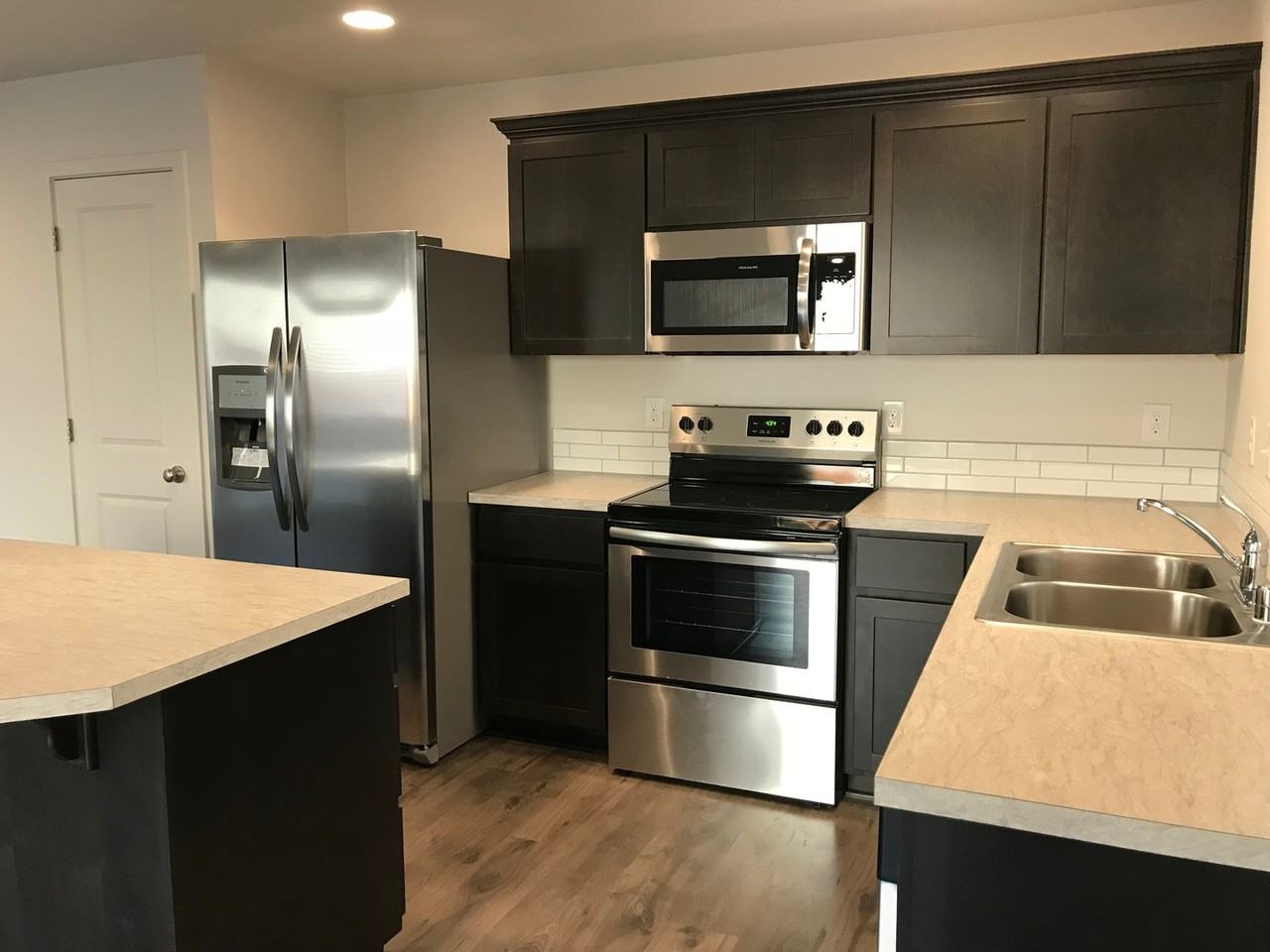 3616 Ne Kingbird St - Photo 7 of 32