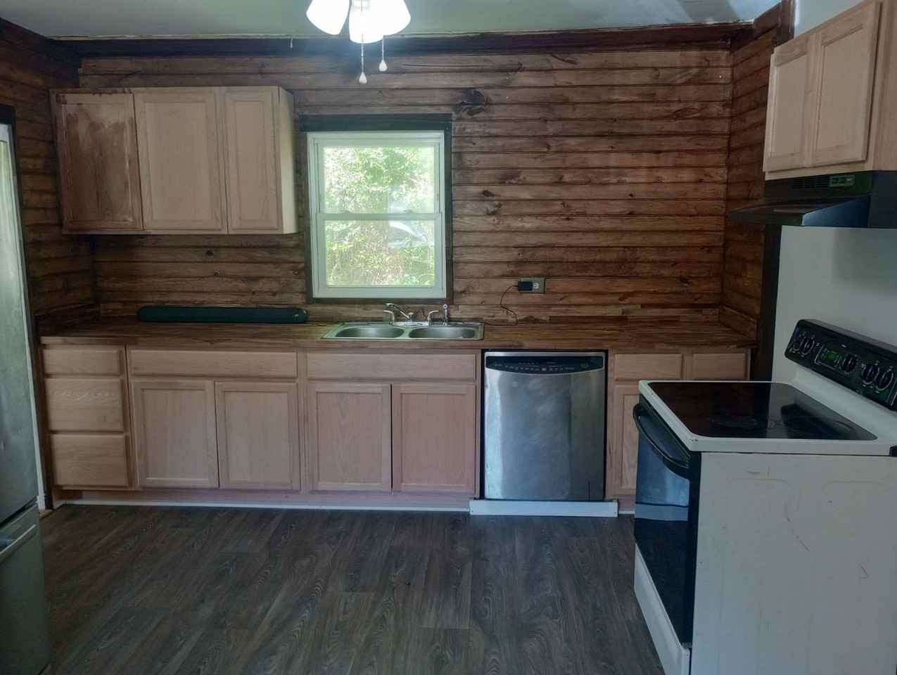 732 Stewarts Rd - Photo 3 of 16