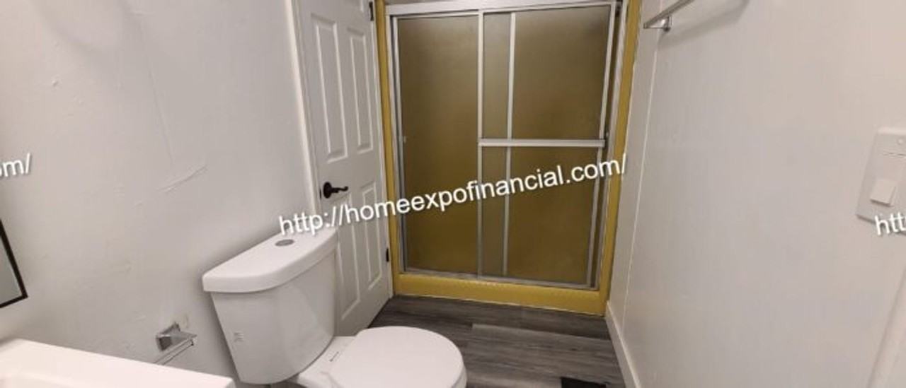 17235 Alameda Dr - Photo 3 of 21