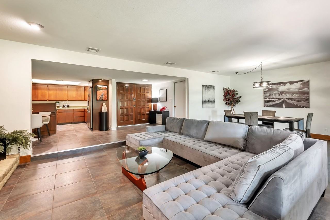 2115 E Balboa Dr - Photo 2 of 26