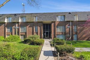 featured image of 23740 Fenkell St