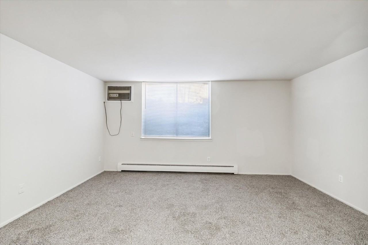 Parkside Apartments - Photo 4 of 28