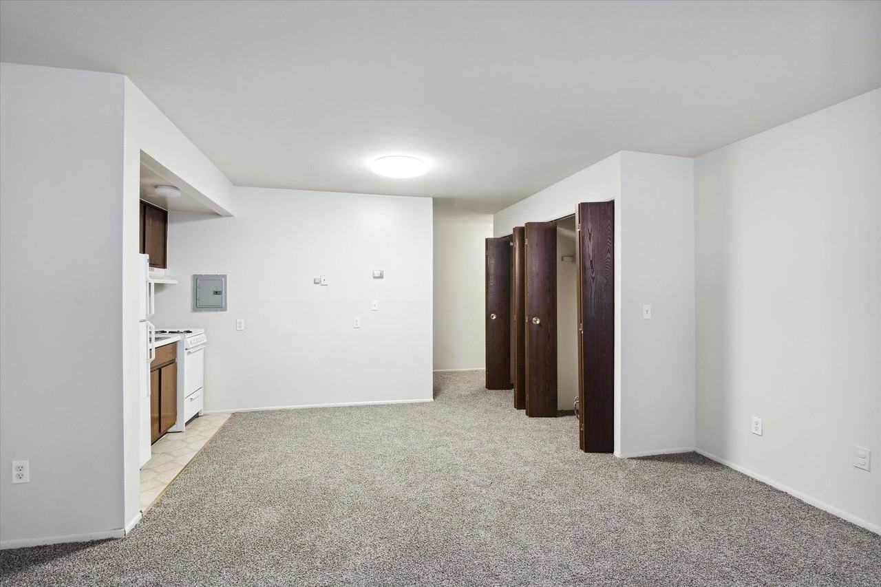 Parkside Apartments - Photo 5 of 28