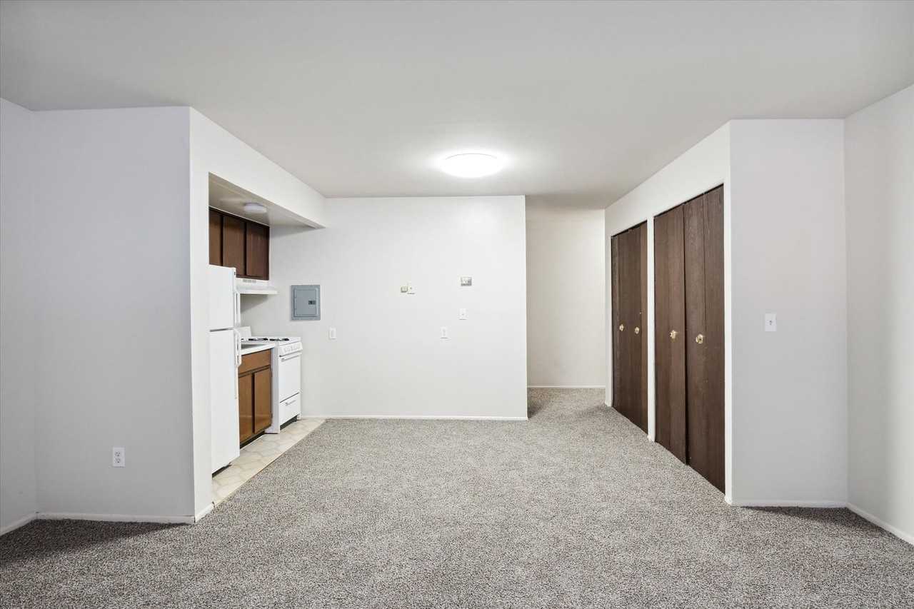 Parkside Apartments - Photo 6 of 28