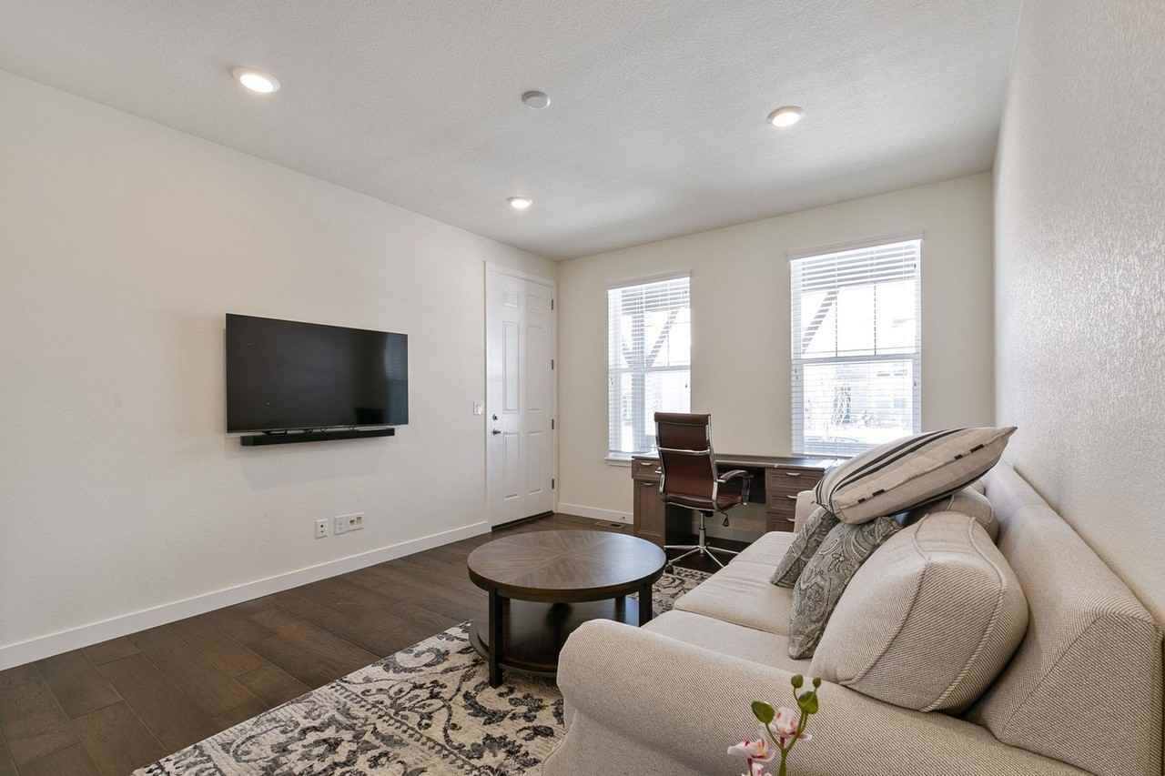 2888 Fractus St - Photo 2 of 39