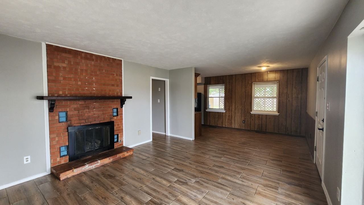 6408 Nw 23rd St - Photo 5 of 32