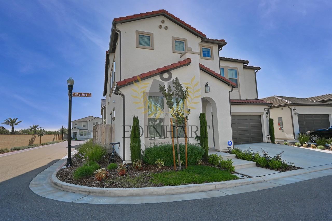 1439 E Via Albero Dr #1 - Photo 2 of 50