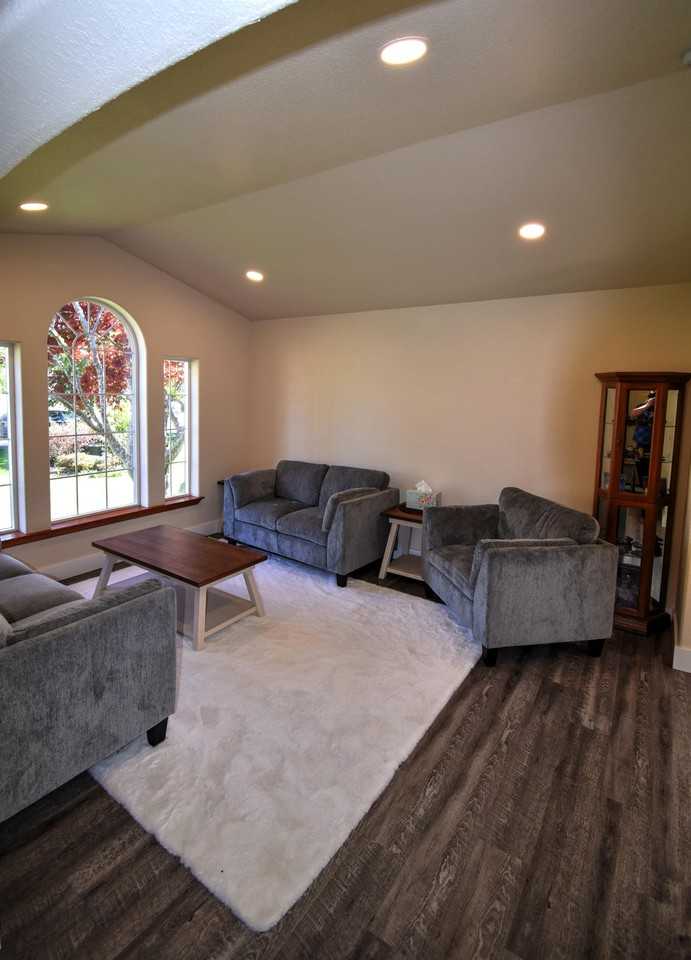 2918 Lohman Ct Se #1 - Photo 4 of 39