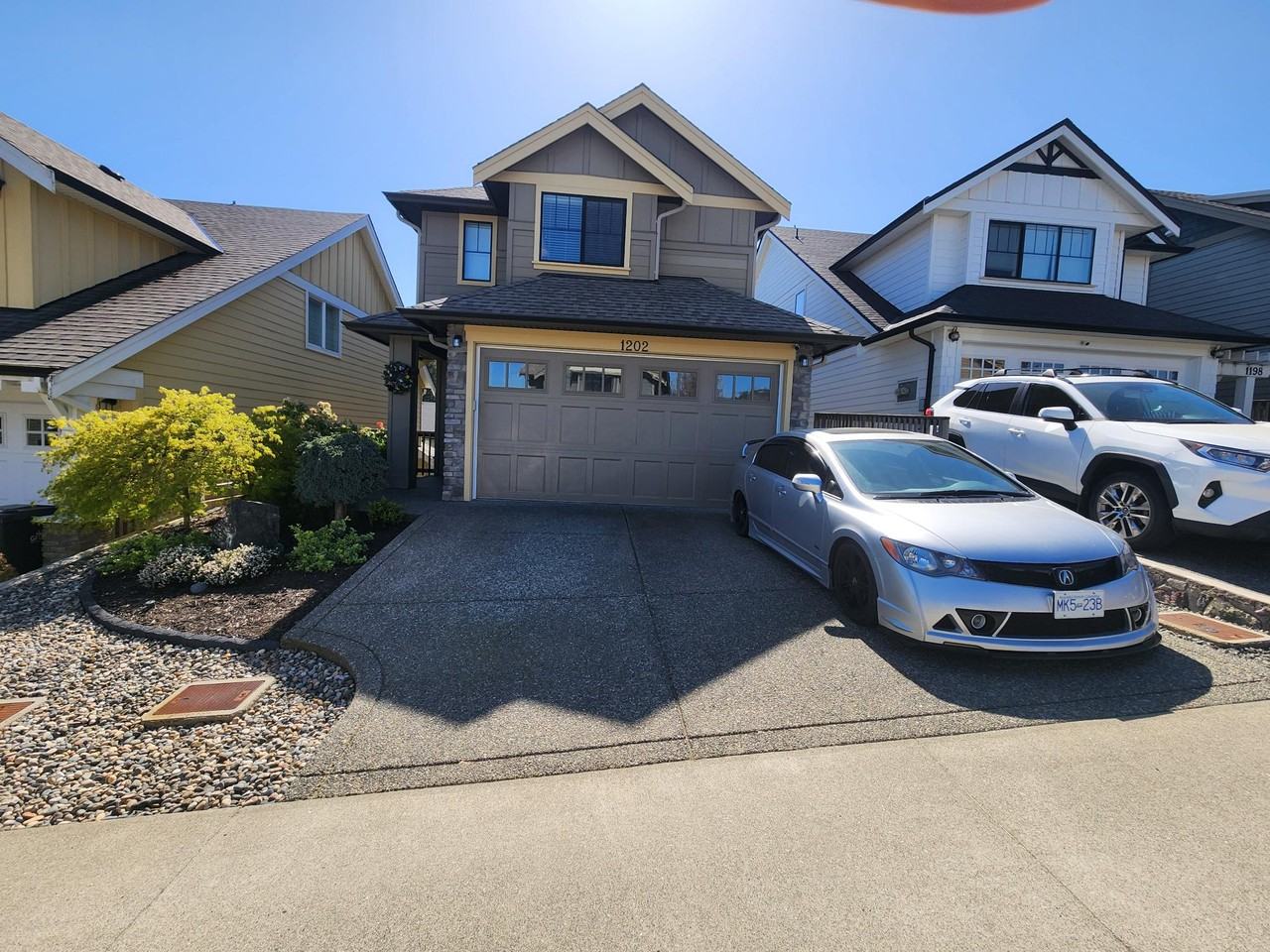 1202 Bombardier Cres #1 - Photo 2 of 23