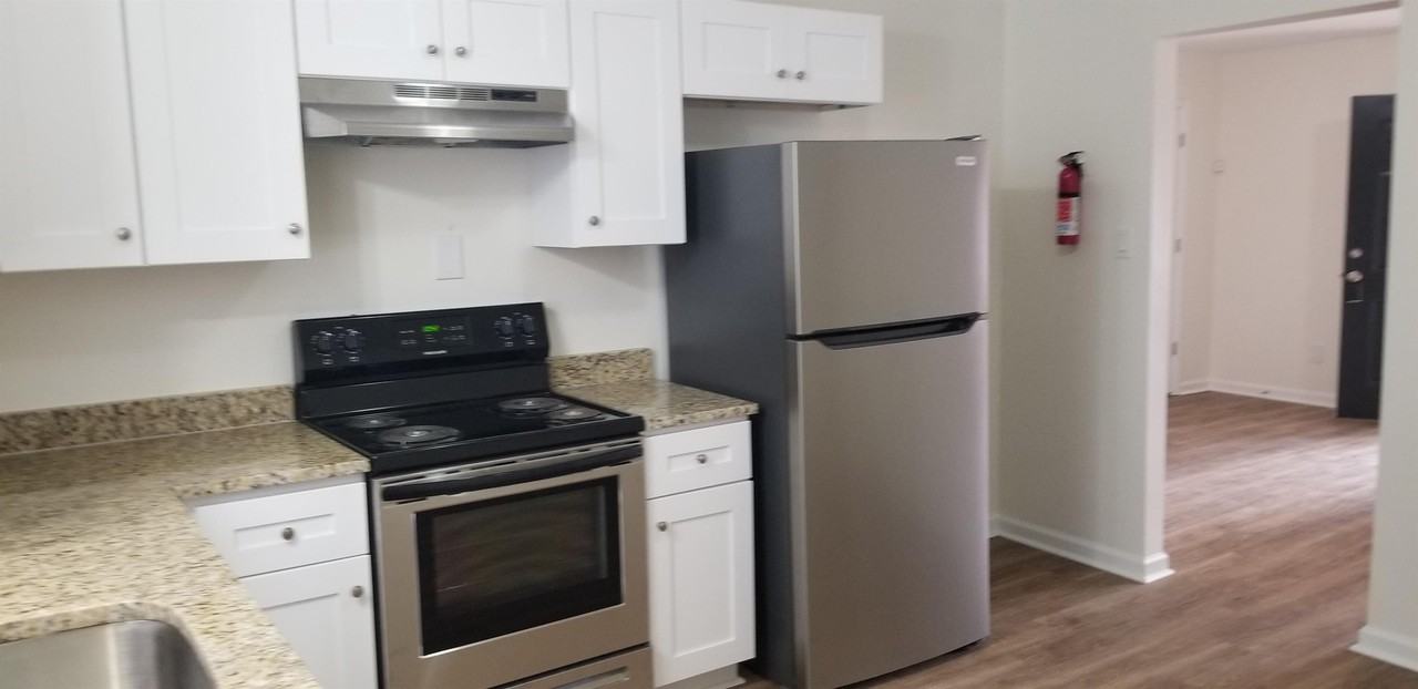 166 Edwards St Se #5 - Photo 2 of 18