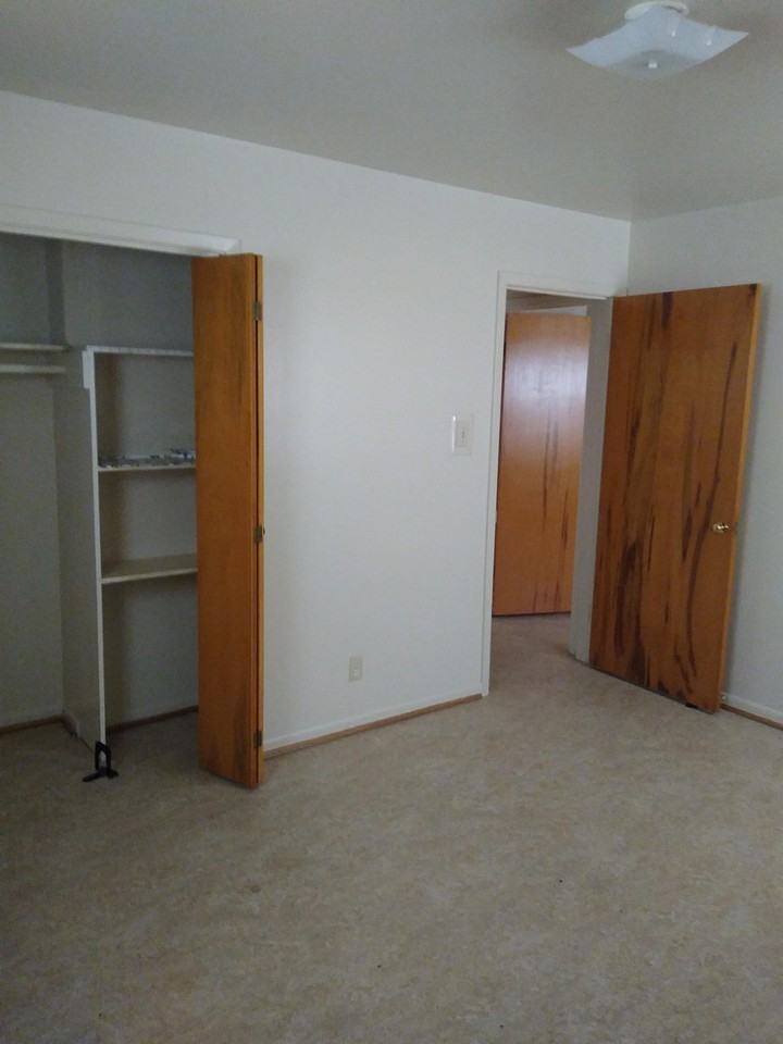 907 Leonhard Street #1 - Photo 6 of 9