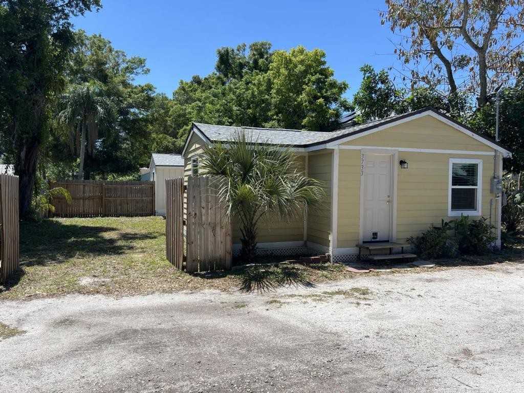 3733 1/2 42nd Ave N - Photo 3 of 16