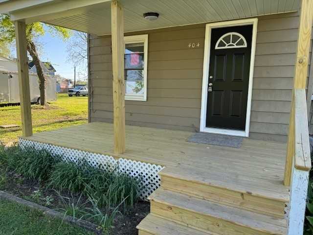 404 Charles St - Photo 2 of 10