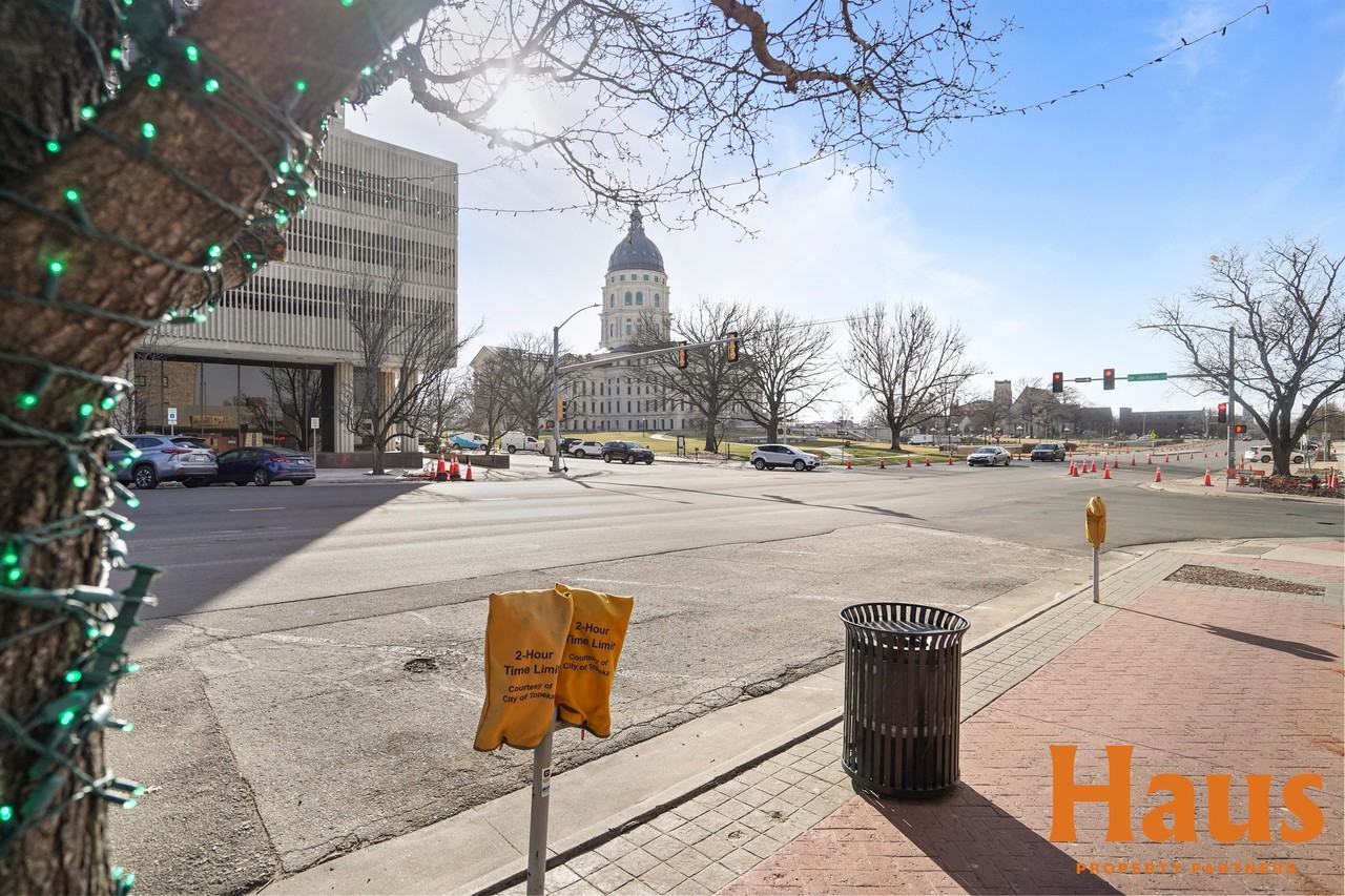 118 Sw 8th Ave #203 - Photo 3 of 30