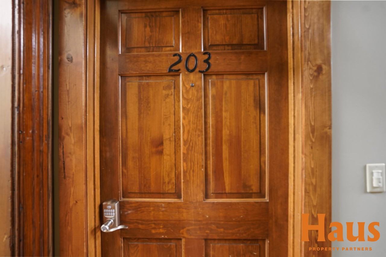 118 Sw 8th Ave #203 - Photo 7 of 30