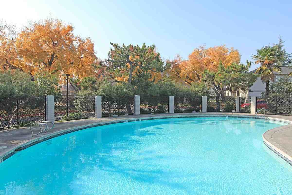 Parkwood Apartments - Photo 7 of 50