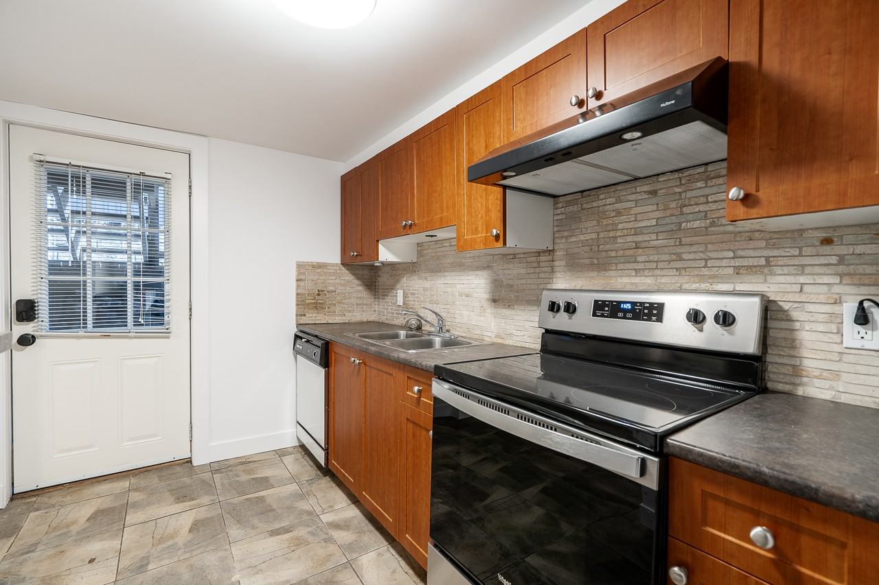 261 Osborne Road East - Photo 3 of 11