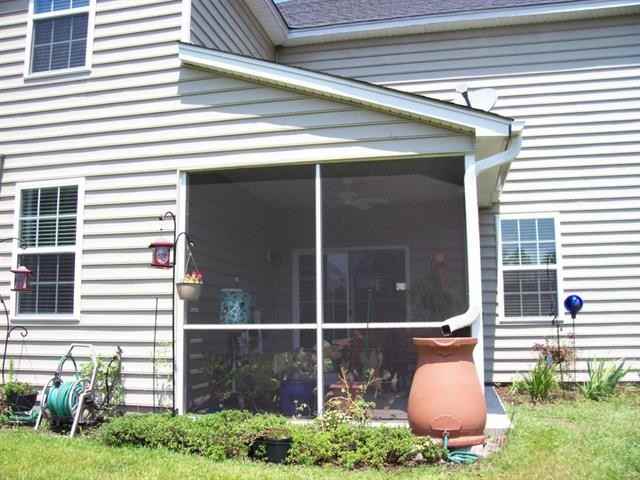 127 Saluda Dr - Photo 3 of 43