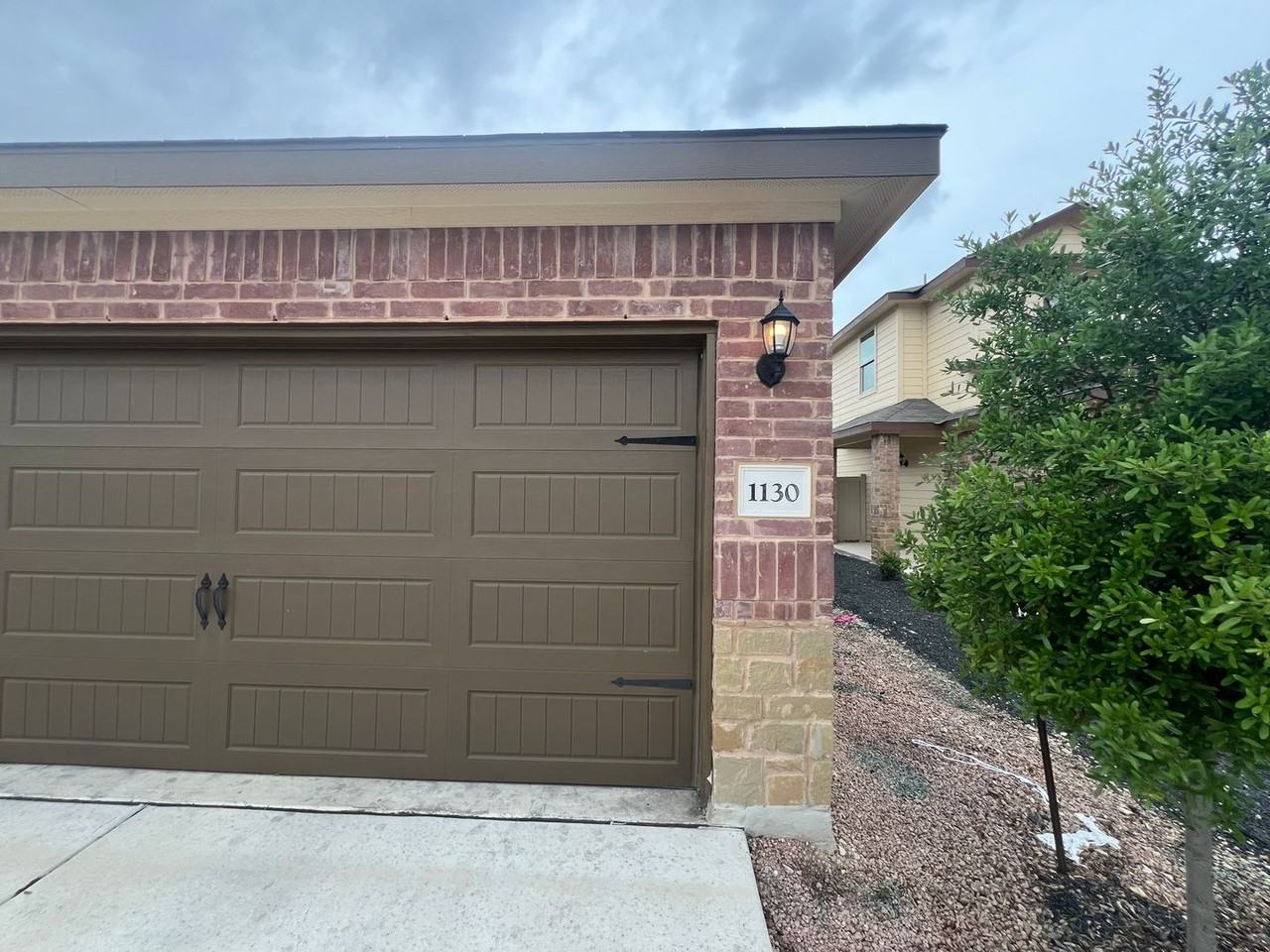 1130 Renee Way - Photo 3 of 28