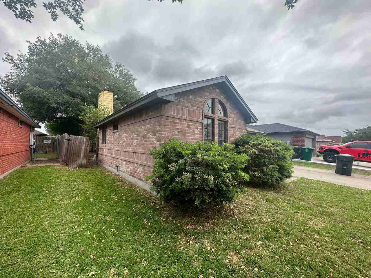 7941 Grizzley Dr - Photo 2 of 26