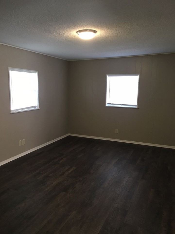 302 Pine Ave - Photo 6 of 7