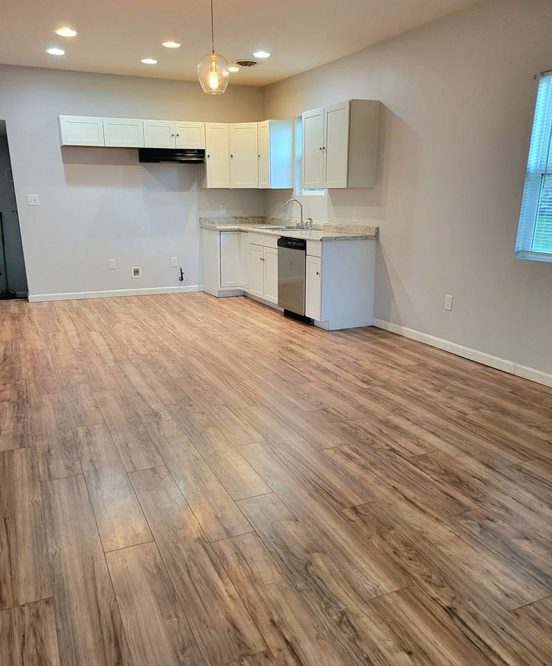 2927 Warren Ave - Photo 5 of 12