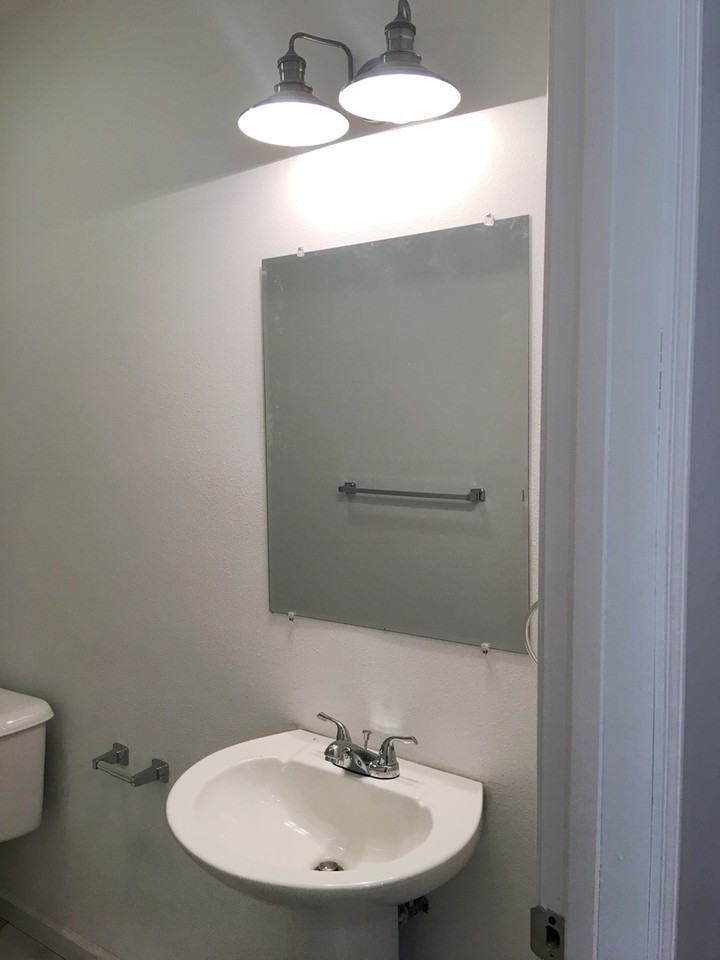 2927 Warren Ave - Photo 7 of 12