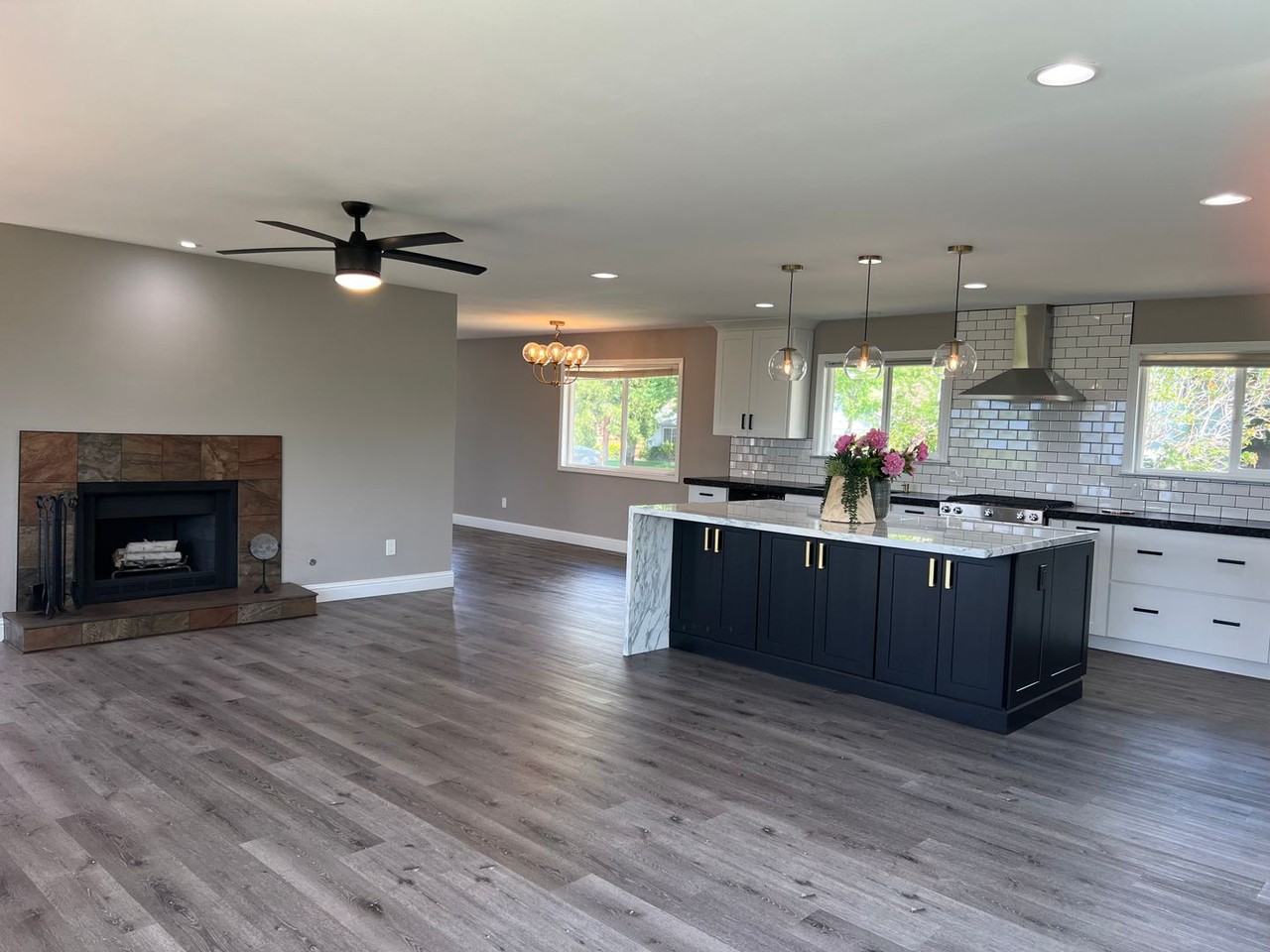 7370 Pembroke Dr - Photo 5 of 34