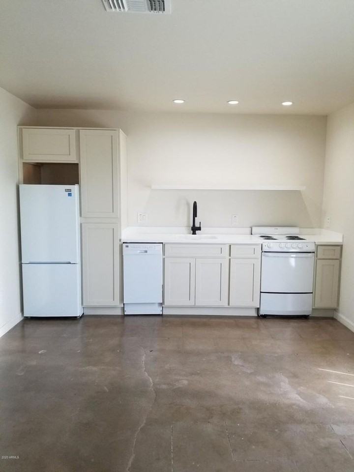 1021 E Mckinley St - Photo 5 of 11