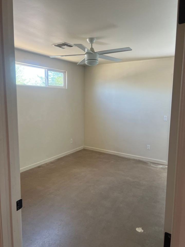 1021 E Mckinley St - Photo 6 of 11