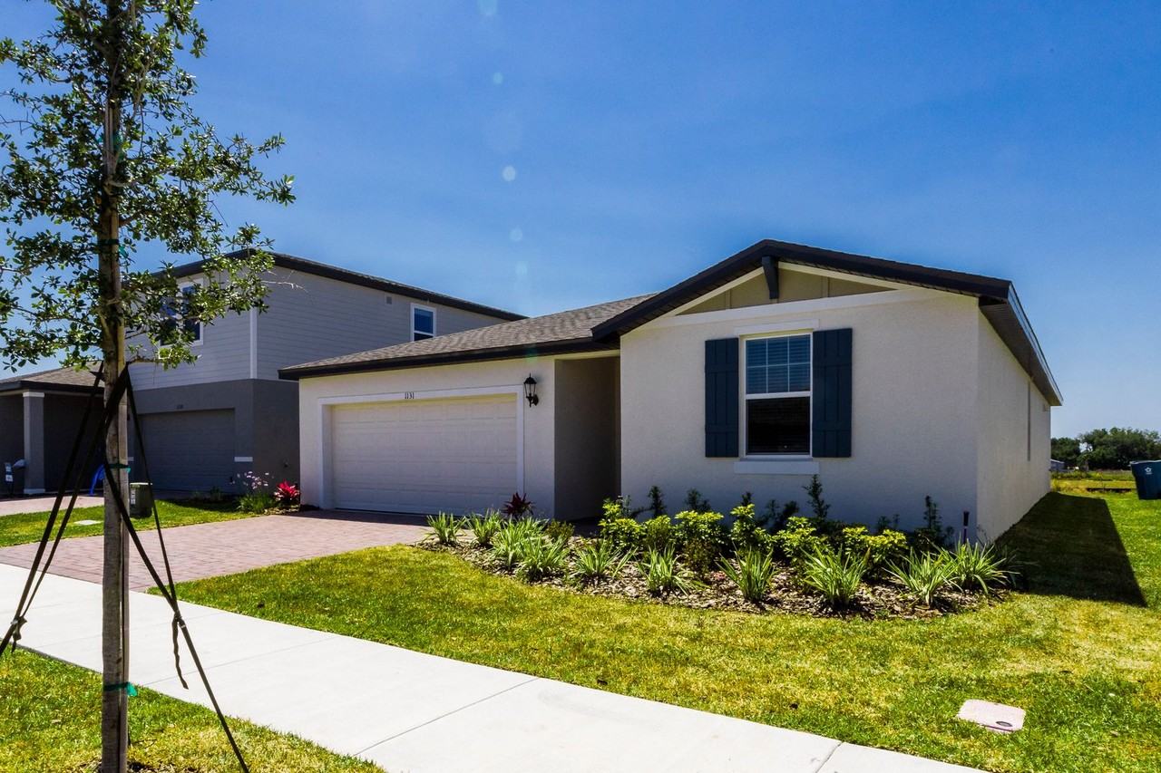 1131 Foreshore Ln - Photo 4 of 31