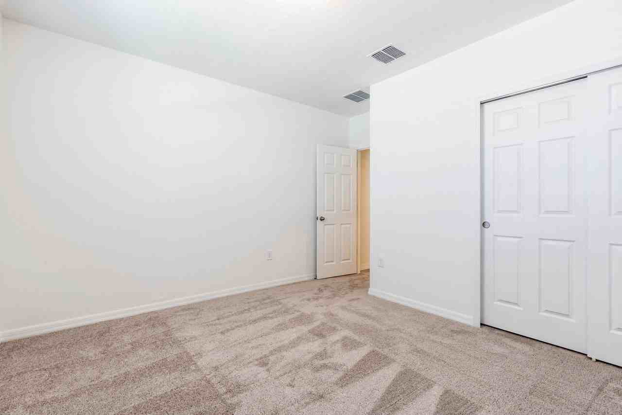 1131 Foreshore Ln - Photo 7 of 31