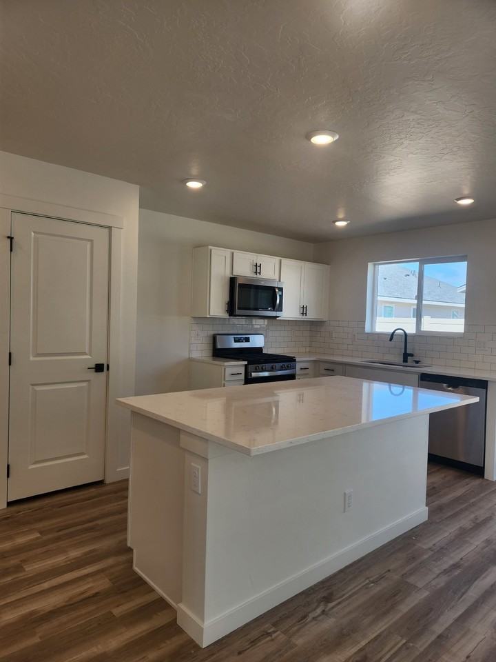 4372 S Colditz Way - Photo 3 of 11