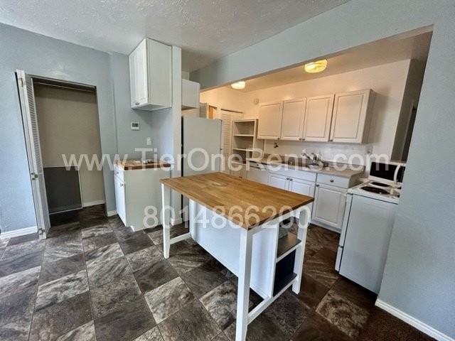 2277 E Atkin Ave - Photo 3 of 10