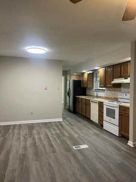 4723 Zirkle Dr - Photo 3 of 17