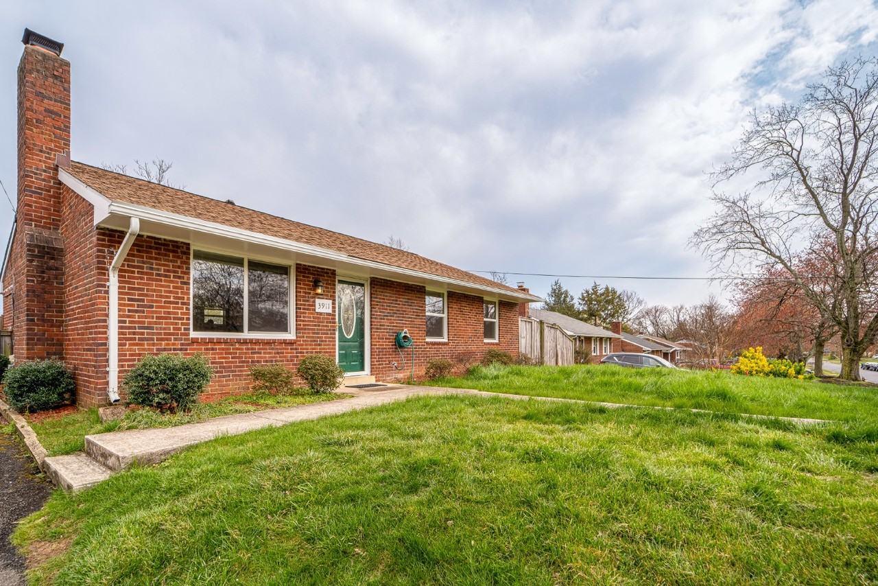 3911 Bryce Rd - Photo 2 of 32